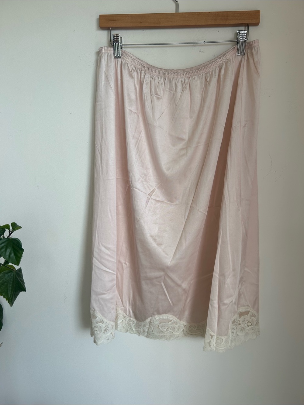 Women's Pink Lace-Hem Half Slip